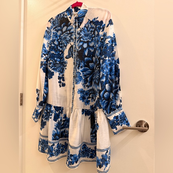 Chic Blue Floral Midi Dress - Picture 2 of 6